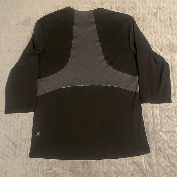 lululemon athletica Other - Lululemon shirt mens size medium‎ black/gray pre-owned condition